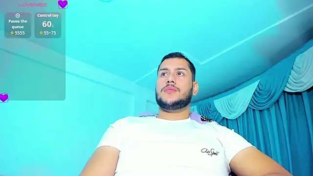 Latino Hot Boy online show from December 1, 2025, 7:15 pm