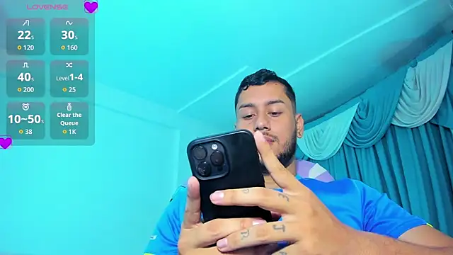 Latino Hot Boy online show from November 22, 2025, 8:18 pm