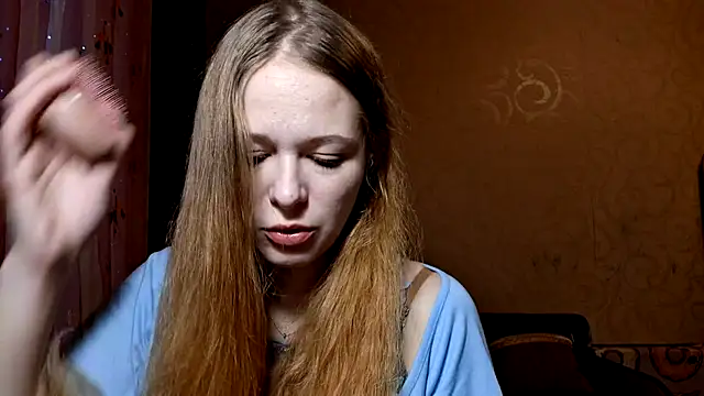 RomonaBustad online show from December 5, 2025, 6:12 am