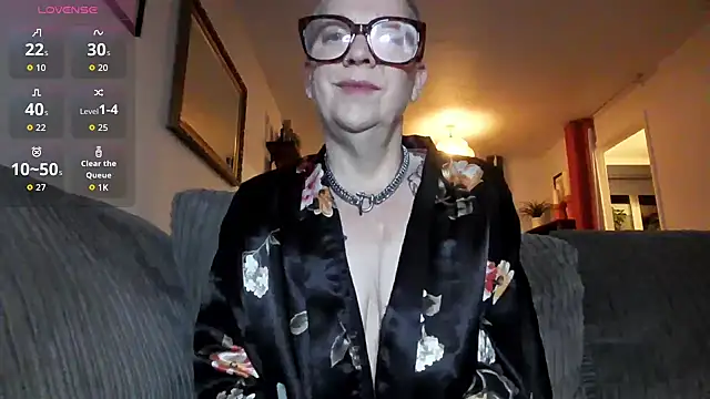 Snapshot of missyb_x chatting on December 19, 2025, 10:56 pm missyb x online show from December 19, 2025, 10:56 pm