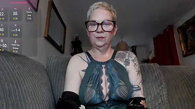 Snapshot of missyb_x chatting on January 8, 2026, 2:56 pm missyb x online show from January 8, 2026, 2:56 pm