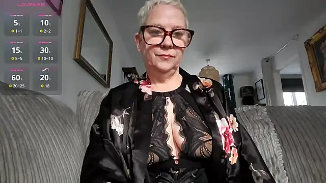 Snapshot of missyb_x chatting on February 9, 2026, 10:02 am missyb x online show from February 9, 2026, 10:02 am