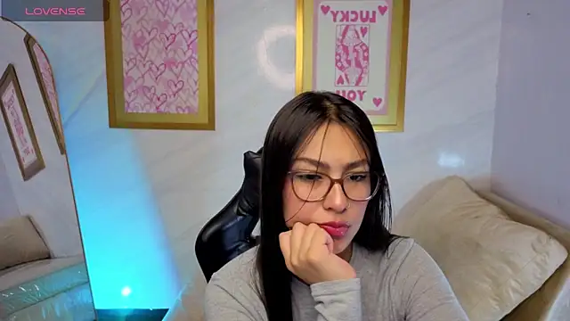 Maleja v  online show from November 26, 2025, 1:33 pm