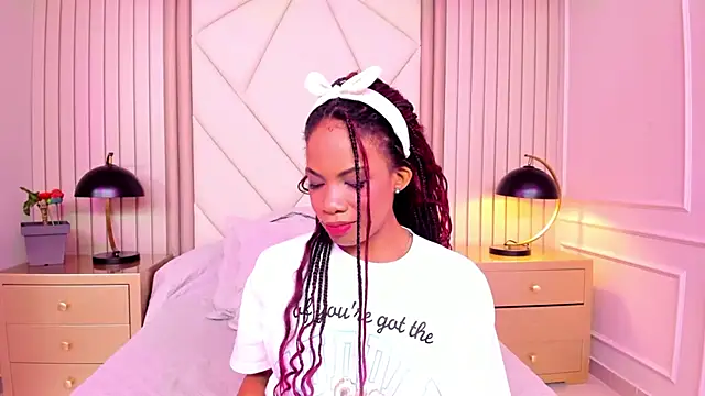 LailaDavidson online show from April 12, 2026, 12:41 pm