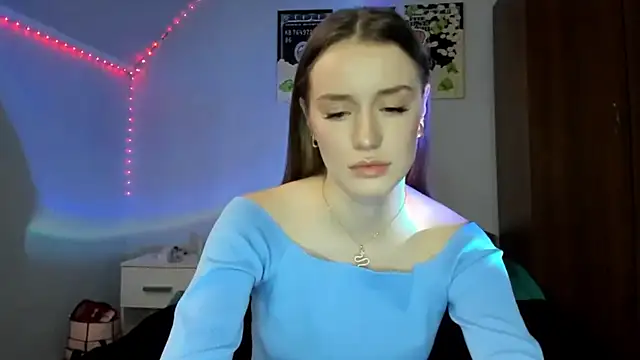 Snapshot of tinyglow chatting on March 1, 2026, 9:04 pm tinyglow online show from March 1, 2026, 9:04 pm