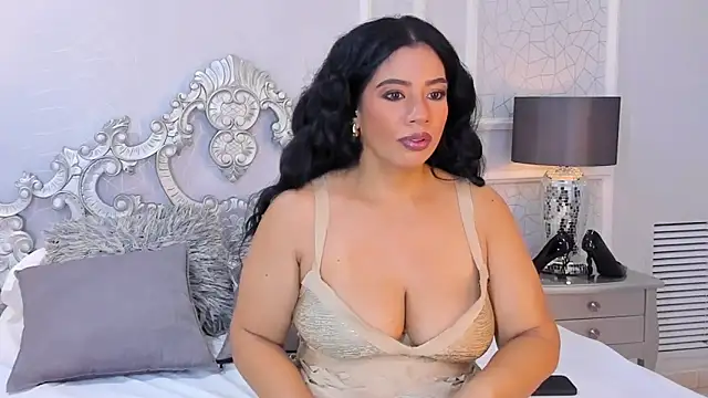 IvannaClaire online show from November 28, 2025, 12:27 pm