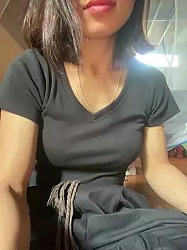 Snapshot of Trangbabylove chatting on July 4, 2026, 2:40 am Trangbabylove online show from July 4, 2026, 2:40 am