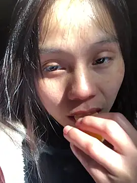 Trangbabylove online show from November 29, 2025, 2:44 am