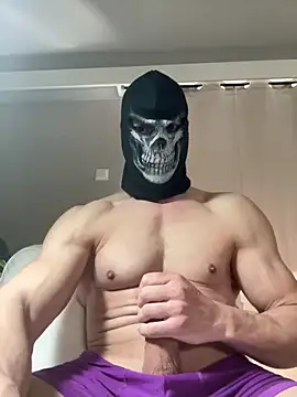 Snapshot of Luna_MaskedMan chatting on April 5, 2026, 12:01 pm Luna MaskedMan online show from April 5, 2026, 12:01 pm