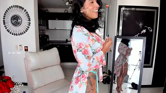 Snapshot of sofiasexhot chatting on February 18, 2025, 1:22 pm sofiasexhot online show from February 18, 2025, 1:22 pm