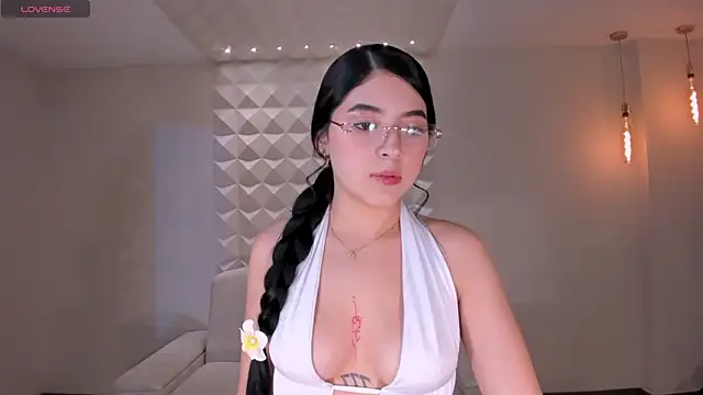 HaileyRoss  online show from March 26, 2026, 11:41 am