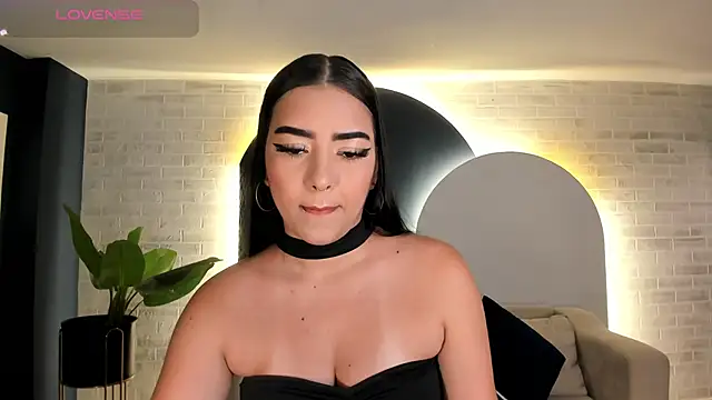 SophieLanne online show from December 14, 2025, 4:08 am