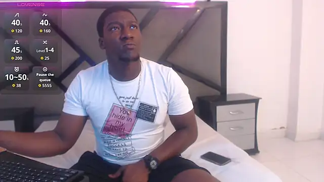 Snapshot of kingAlexander22 chatting on November 26, 2025, 11:43 am kingAlexander22 online show from November 26, 2025, 11:43 am