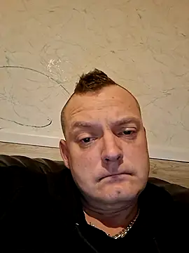 PiotrStasiorowski40 online show from November 15, 2025, 9:30 pm