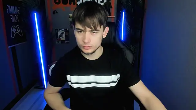 AlejandroEllias online show from January 17, 2026, 8:45 pm