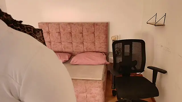 Snapshot of Lucy_Carson chatting on December 1, 2025, 12:50 pm Lucy Carson online show from December 1, 2025, 12:50 pm