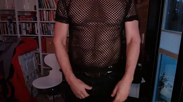 Snapshot of gymdaddypwrbtm chatting on November 25, 2025, 6:36 am gymdaddypwrbtm online show from November 25, 2025, 6:36 am