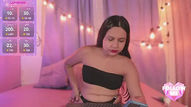 Snapshot of paula_desire chatting on November 28, 2025, 7:58 pm paula desire online show from November 28, 2025, 7:58 pm