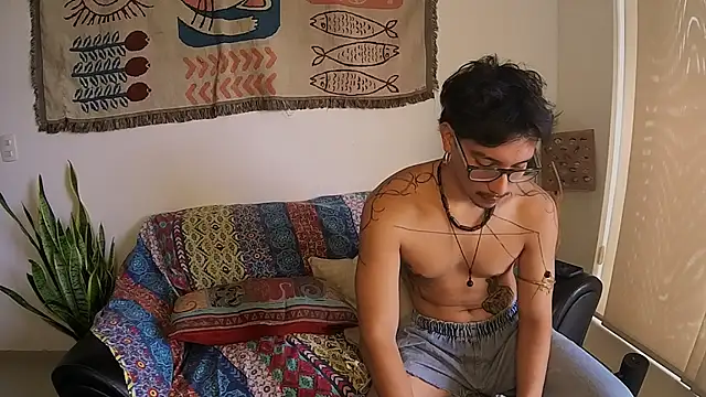 ChloeAndYan online show from December 1, 2025, 7:15 pm