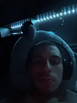 daddyshomeee  online show from April 1, 2026, 4:47 am