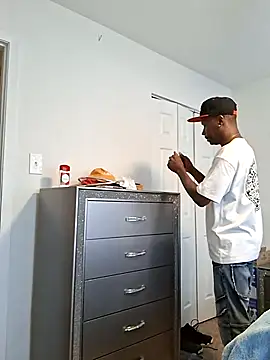 Snapshot of yourboy501withthebig1 chatting on June 24, 2026, 7:22 pm yourboy501withthebig1 online show from June 24, 2026, 7:22 pm