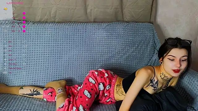 Donna Hicks online show from November 30, 2025, 2:45 am