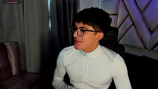 Snapshot of sayronvg chatting on November 22, 2025, 12:04 pm sayronvg online show from November 22, 2025, 12:04 pm