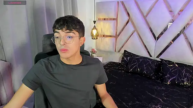 Snapshot of sayronvg chatting on November 19, 2025, 11:54 am sayronvg online show from November 19, 2025, 11:54 am