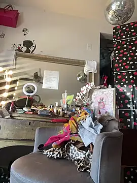 Motherbigbus online show from March 7, 2026, 8:36 pm