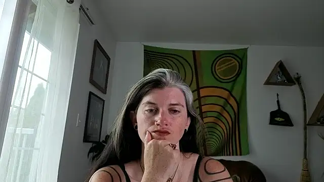 Snapshot of bruisedblossoms chatting on June 29, 2026, 5:34 pm bruisedblossoms online show from June 29, 2026, 5:34 pm