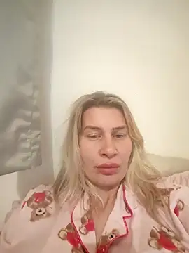 Snapshot of NaughtyClaudia_ chatting on December 17, 2025, 9:20 pm NaughtyClaudia online show from December 17, 2025, 9:20 pm