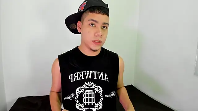 Lucastorrez01 online show from March 17, 2026, 7:39 pm