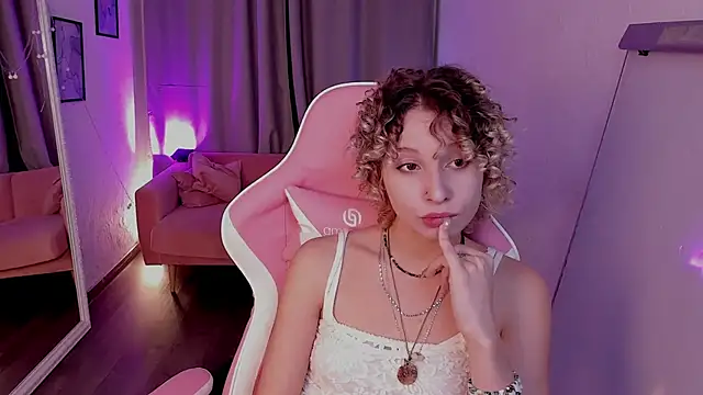 Mary Wohlberg online show from December 1, 2025, 5:41 am