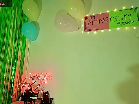 Snapshot of roses_allison chatting on June 19, 2026, 5:13 am roses allison online show from June 19, 2026, 5:13 am