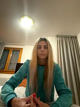 Snapshot of feliciafelon chatting on December 3, 2025, 5:45 pm feliciafelon online show from December 3, 2025, 5:45 pm