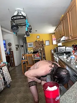 tsashelayamylynzy online show from April 4, 2026, 8:48 pm