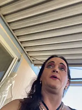 tsashelayamylynzy online show from November 28, 2025, 8:20 pm