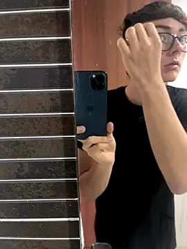 Boyfriend-Hot online show from November 17, 2025, 10:25 pm