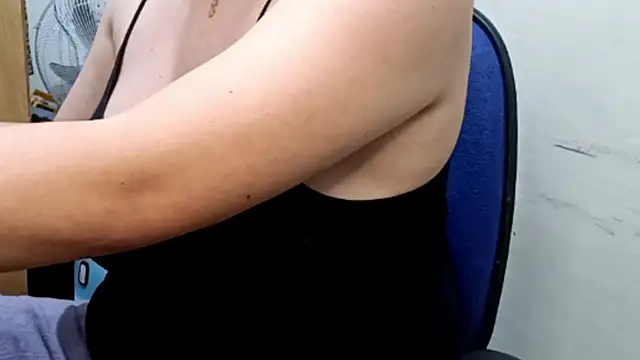 Stacysfeet online show from December 19, 2025, 5:04 pm