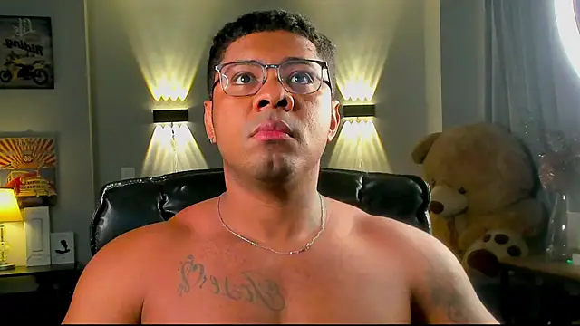 LEONHDZ online show from December 19, 2025, 3:21 am