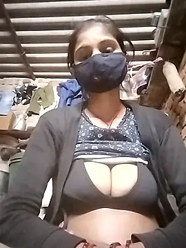 Snapshot of Deepika_Padukone chatting on January 13, 2026, 3:16 pm Deepika Padukone online show from January 13, 2026, 3:16 pm