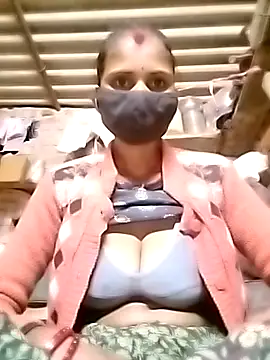 Snapshot of Deepika_Padukone chatting on January 9, 2026, 10:11 am Deepika Padukone online show from January 9, 2026, 10:11 am