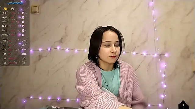 TianaMeiser online show from December 18, 2025, 12:20 pm