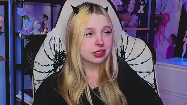 ElvenQueen online show from December 5, 2025, 4:05 pm