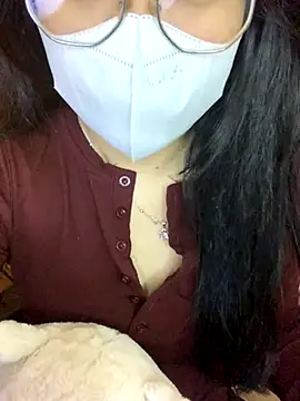 Snapshot of Hanni_22 chatting on November 25, 2025, 3:56 pm Hanni 22 online show from November 25, 2025, 3:56 pm