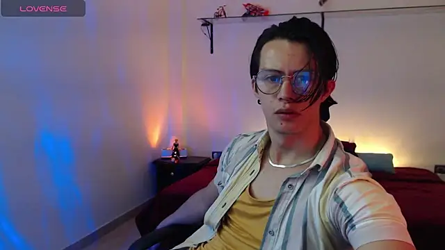 Snapshot of Brandon_starkk chatting on May 15, 2026, 7:23 pm Brandon starkk online show from May 15, 2026, 7:23 pm
