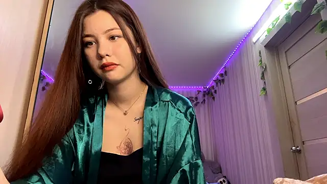 CutieSlim online show from December 14, 2025, 12:11 pm