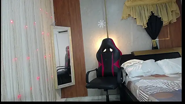 Snapshot of negga_cum chatting on February 8, 2026, 12:47 pm negga cum online show from February 8, 2026, 12:47 pm