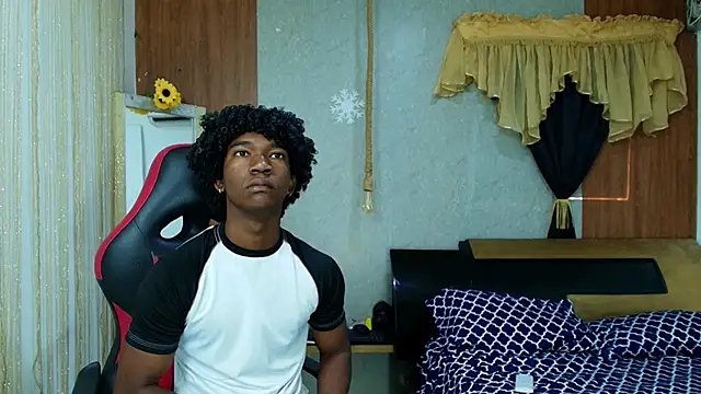 Snapshot of negga_cum chatting on March 1, 2026, 1:33 pm negga cum online show from March 1, 2026, 1:33 pm