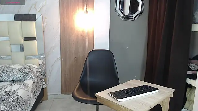 Snapshot of negga_cum chatting on February 27, 2026, 10:37 am negga cum online show from February 27, 2026, 10:37 am